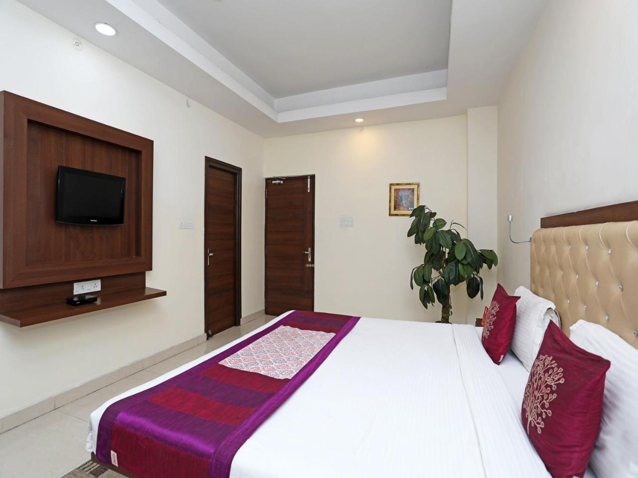 Oyo 680 Hotel Ranjana Heritage Lakhnau Kültér fotó
