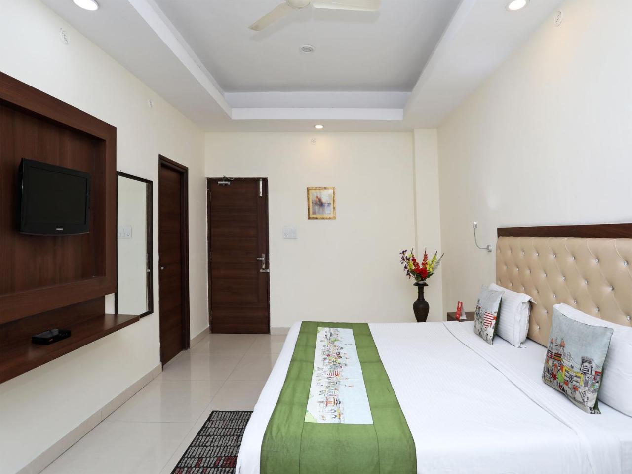 Oyo 680 Hotel Ranjana Heritage Lakhnau Kültér fotó
